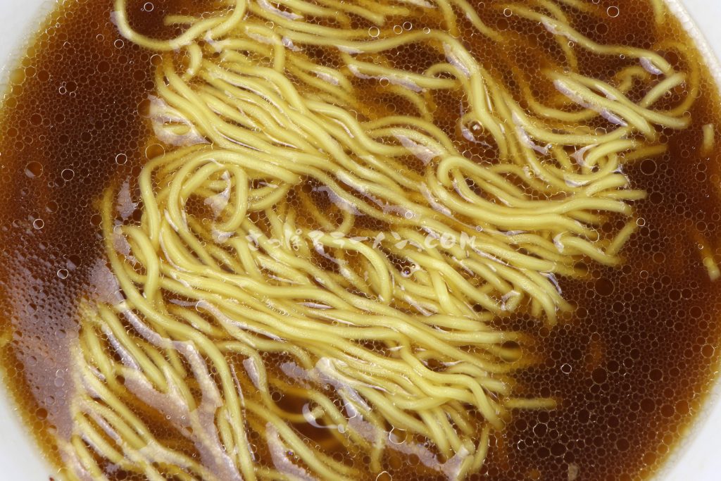 これぞ旭川ラーメンの王道「らーめんや天金旭川醤油」（藤原製麺）の麺