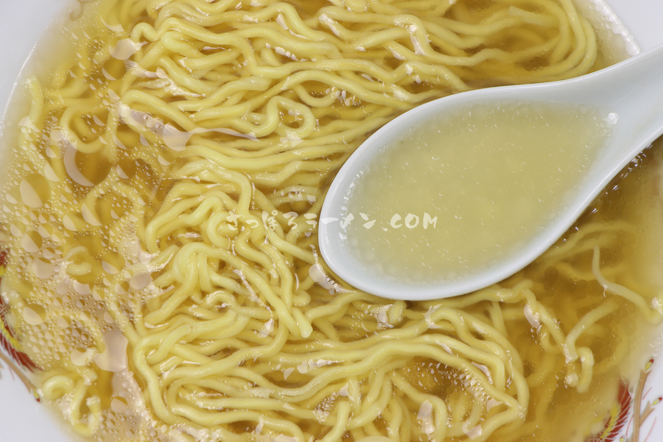 「札幌名産　西山ラーメン　乾燥　札幌　しお味（1食入）」（西山製麺）のスープ