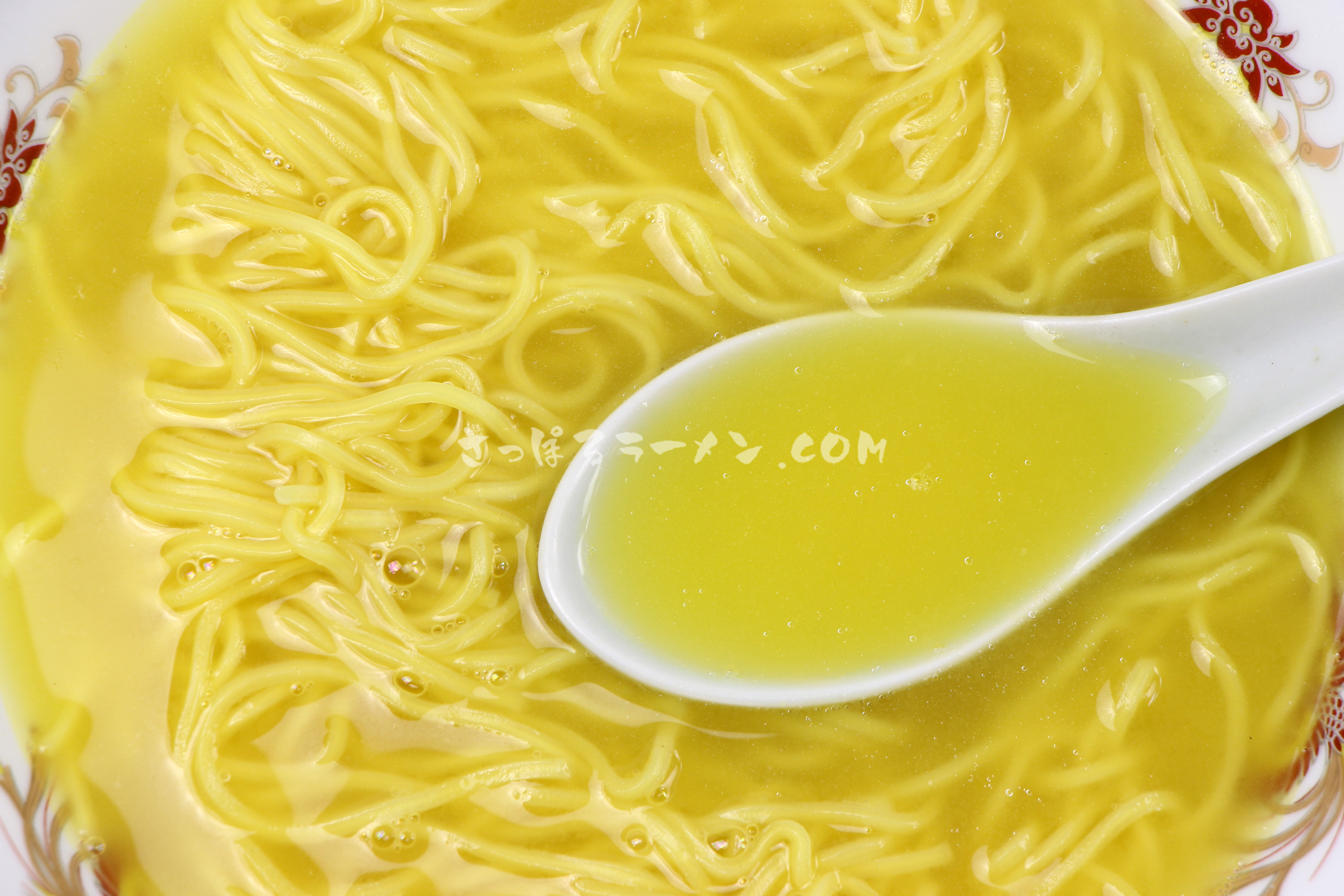 「北海道限定　黄色いラーメン　コーンバター味」（藤原製麺）のスープ