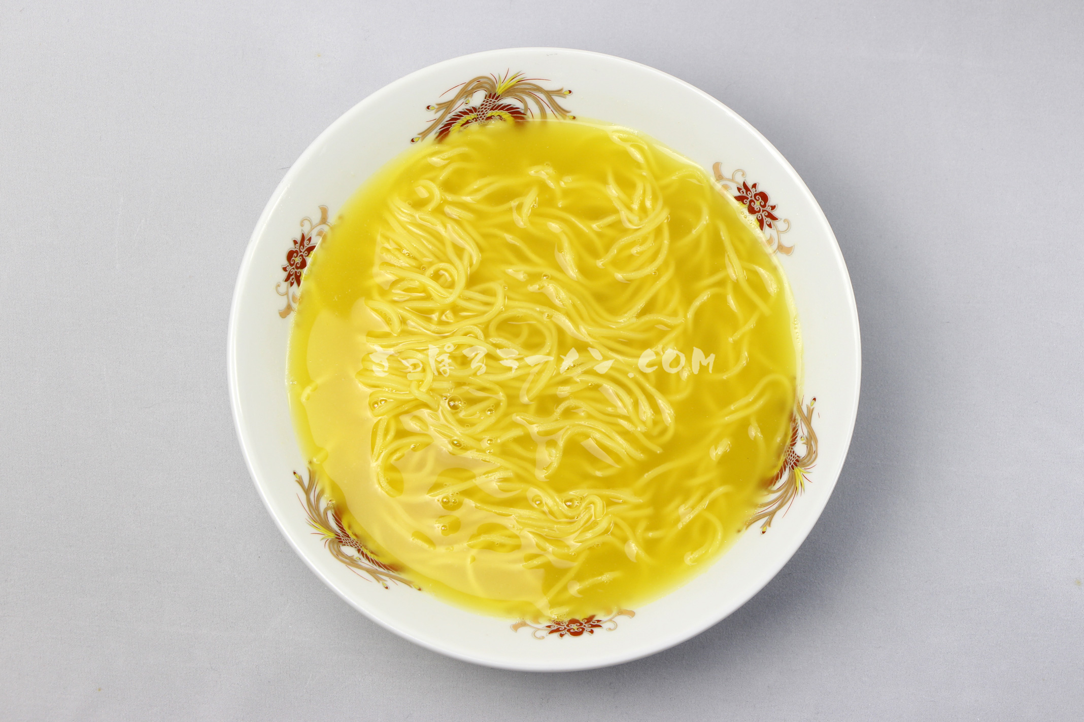 「北海道限定　黄色いラーメン　コーンバター味」（藤原製麺）の完成画像