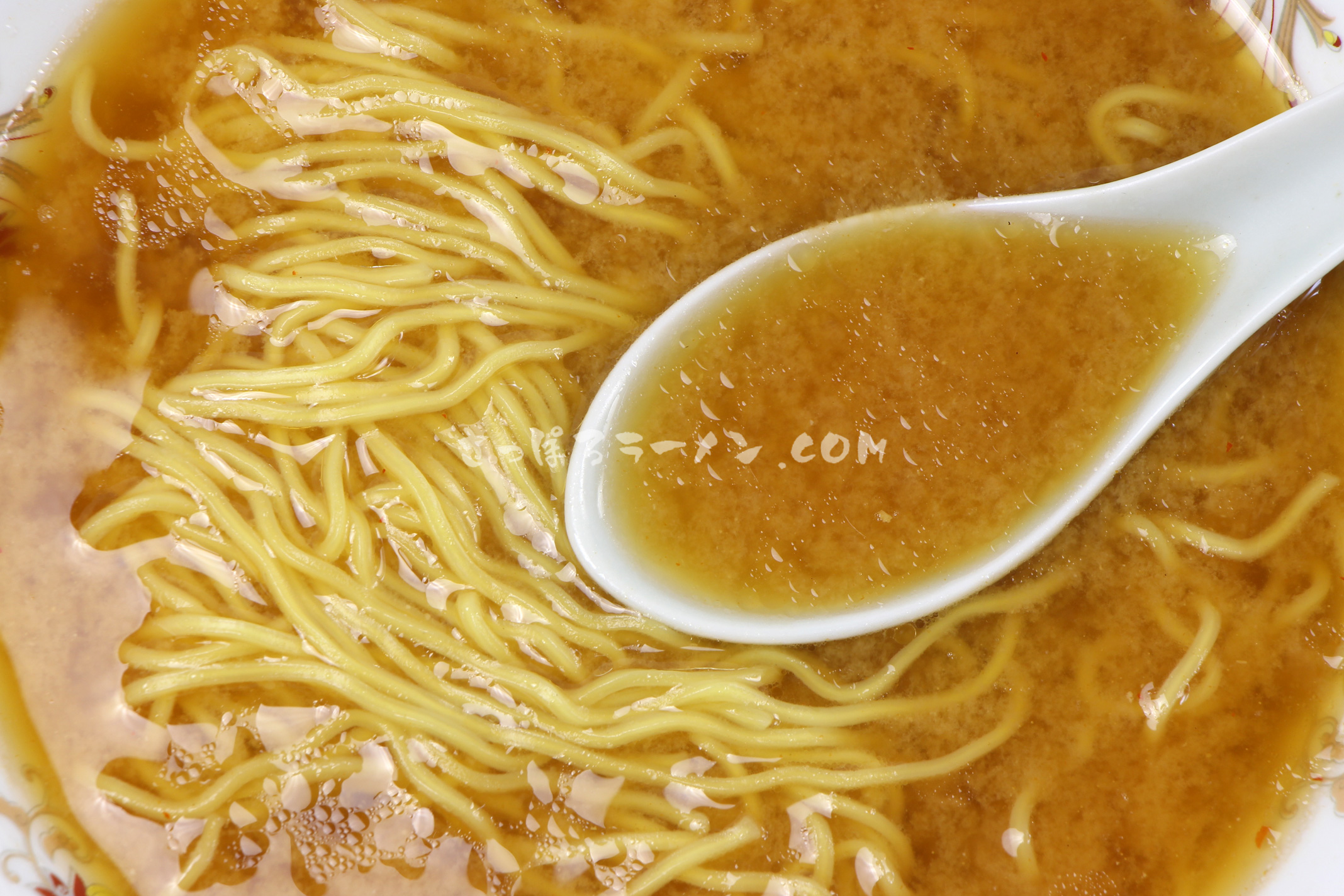 「昭和40年　北海道みそラーメン 」（藤原製麺）のスープ