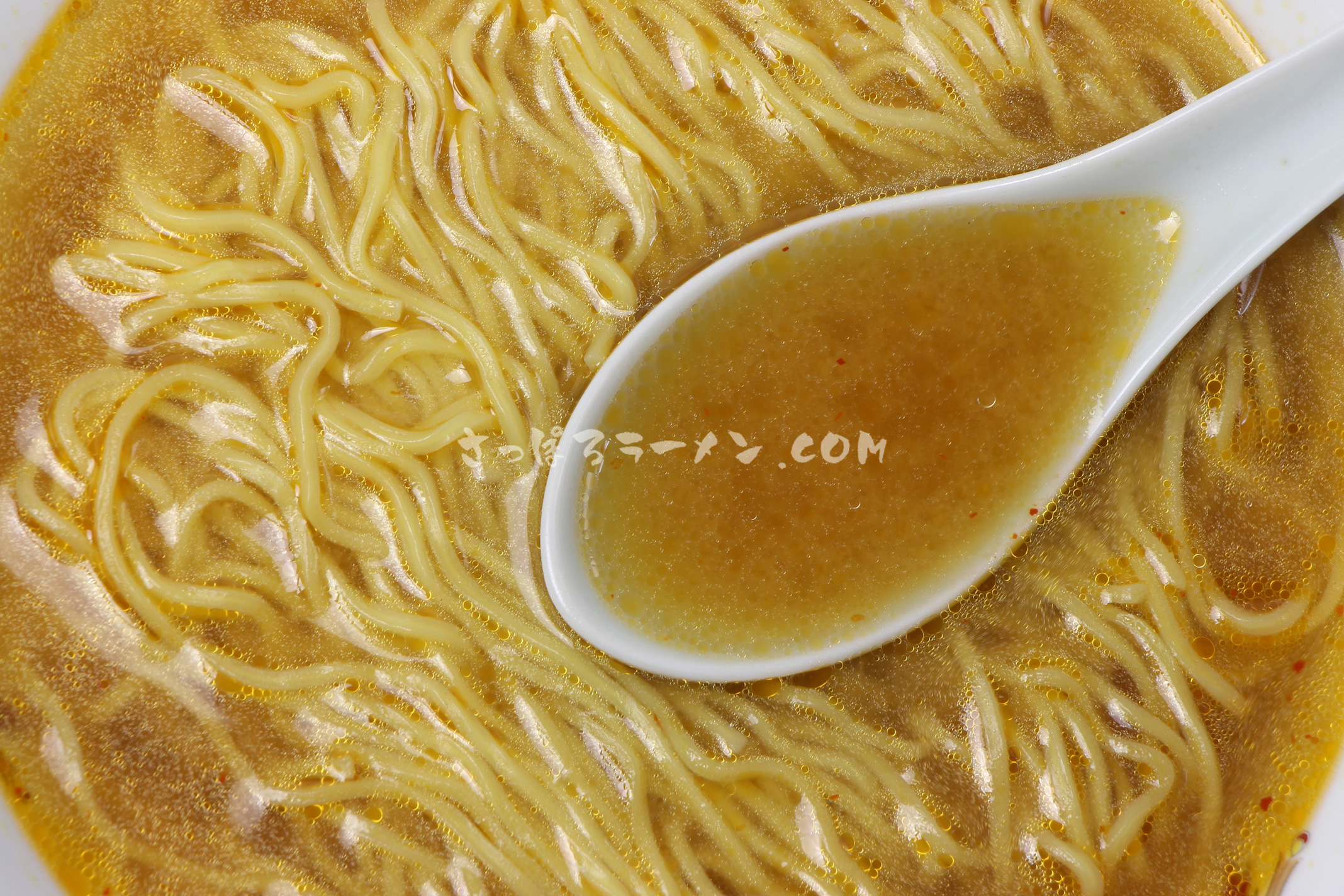 「北海道ラーメン札幌味噌」（藤原製麺）のスープ