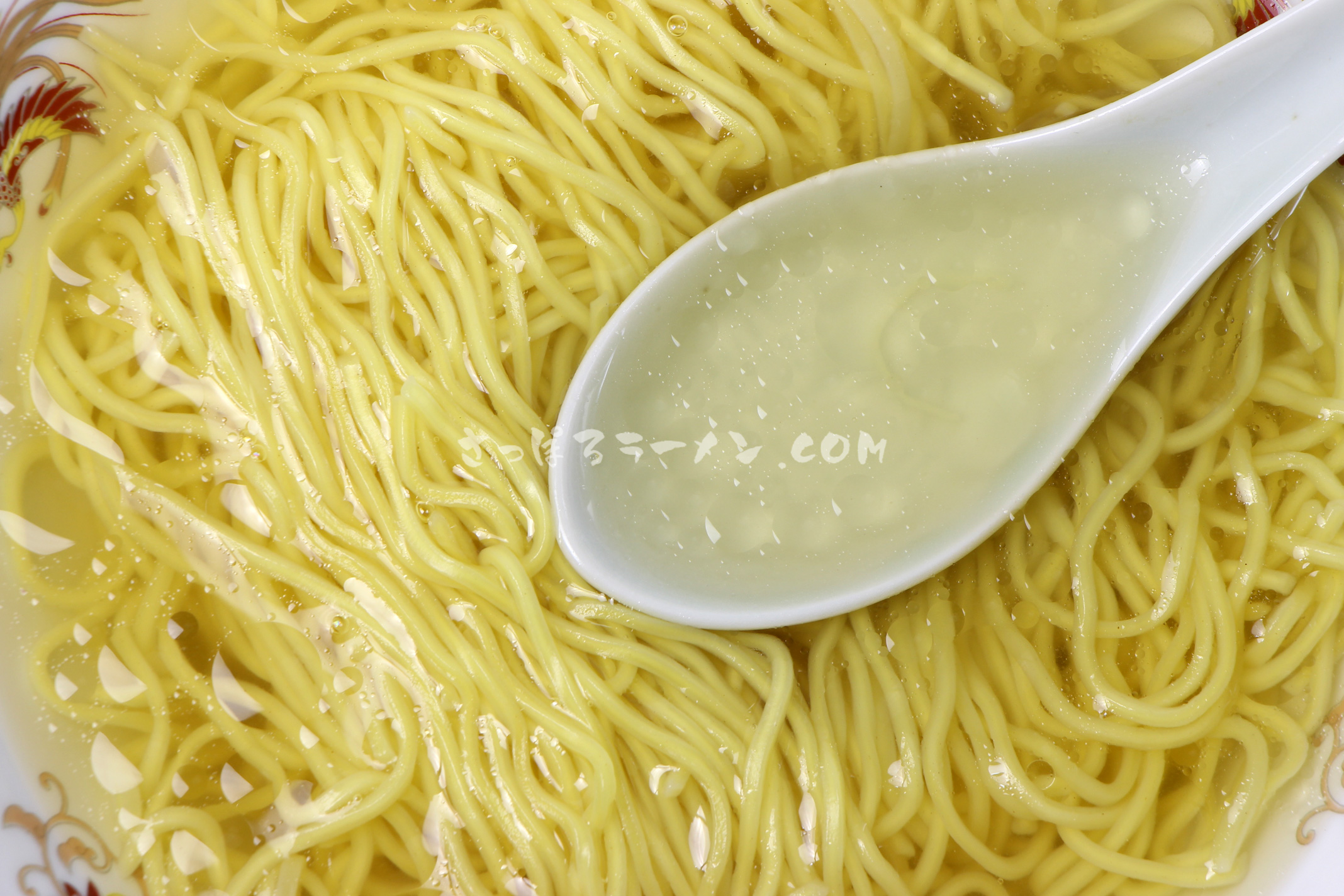 「北海道ラーメン函館塩」（藤原製麺）のスープ